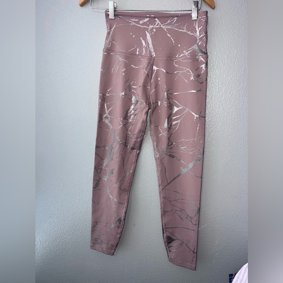 NWOT Beyond Yoga lost Your Marbles High waist Yoga Leggings M - Picture 3 of 7